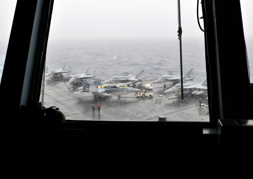 USS Carl Vinson flight deck