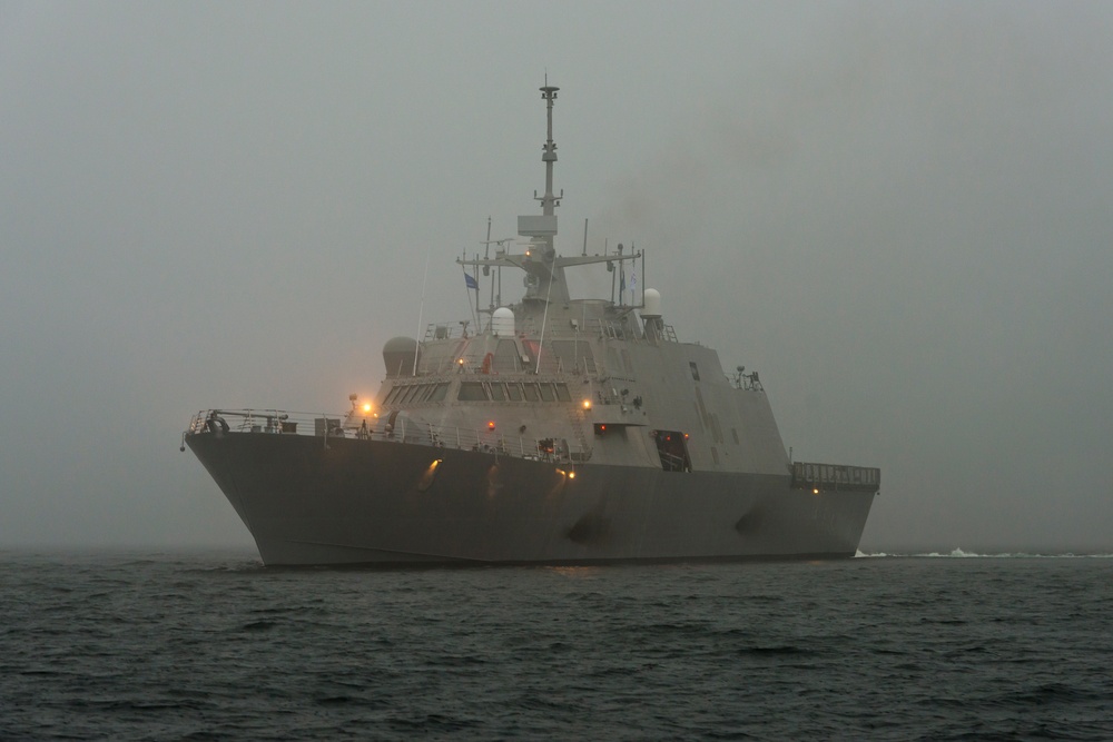 USS Forth Worth undergoes acceptance trials
