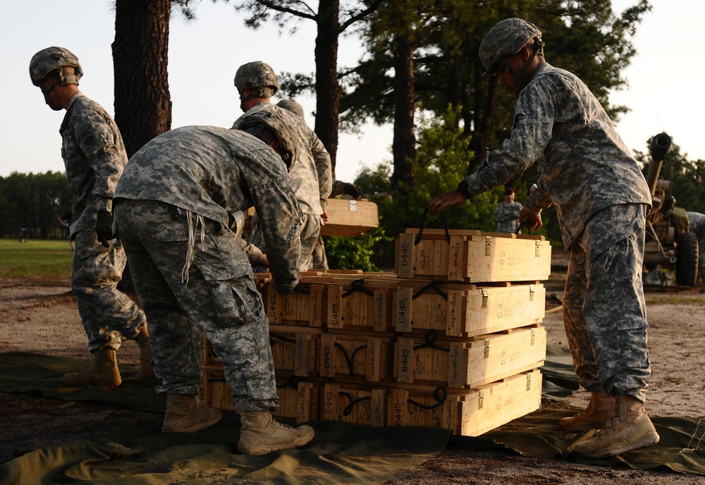 Paratroopers prepare sling load for section certification