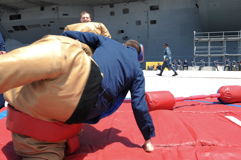 Sailors enjoy pierside picnic in San Diego