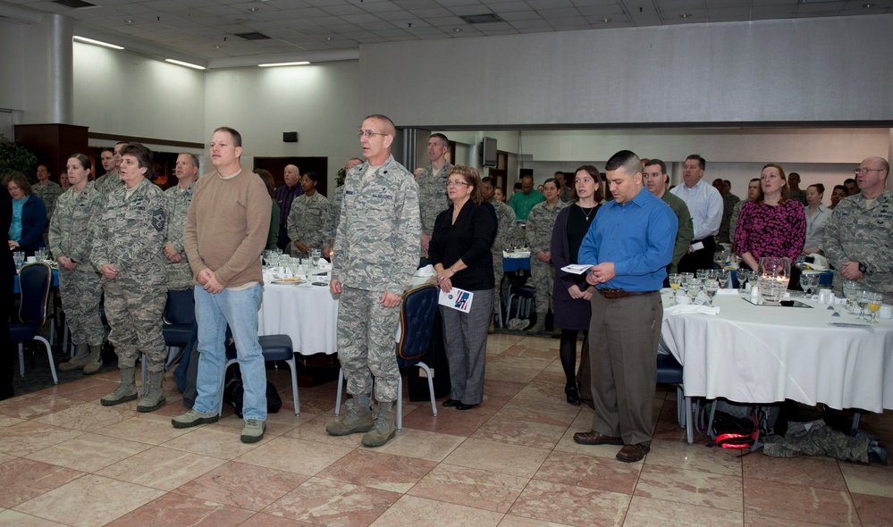 Airmen encouraged to maintain faith during prayer breakfast