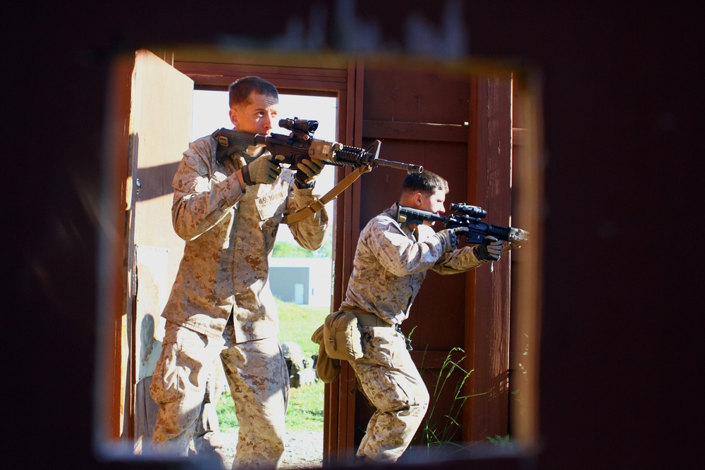 CLEAR! Marines conduct urban tactical training