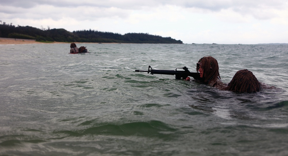 Marines qualify as scout swimmers during course