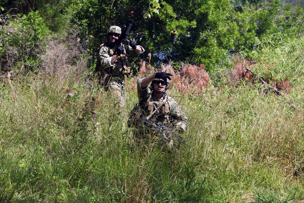 APS-12: Marines extract with Riverines’ help