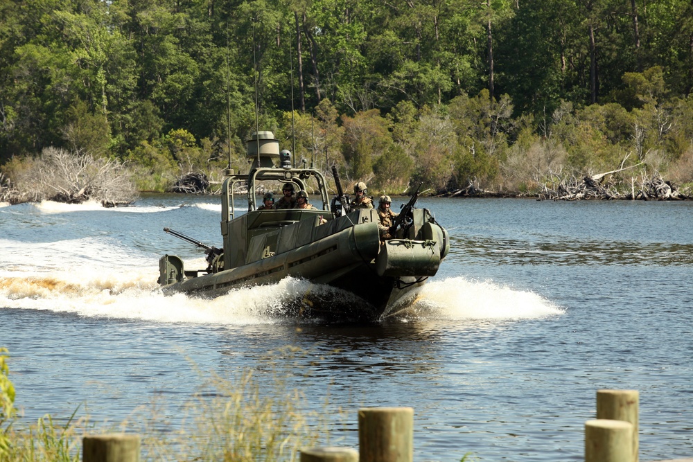 APS-12: Marines extract with Riverines’ help