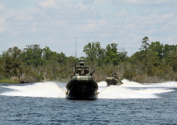 APS-12: Marines extract with Riverines’ help