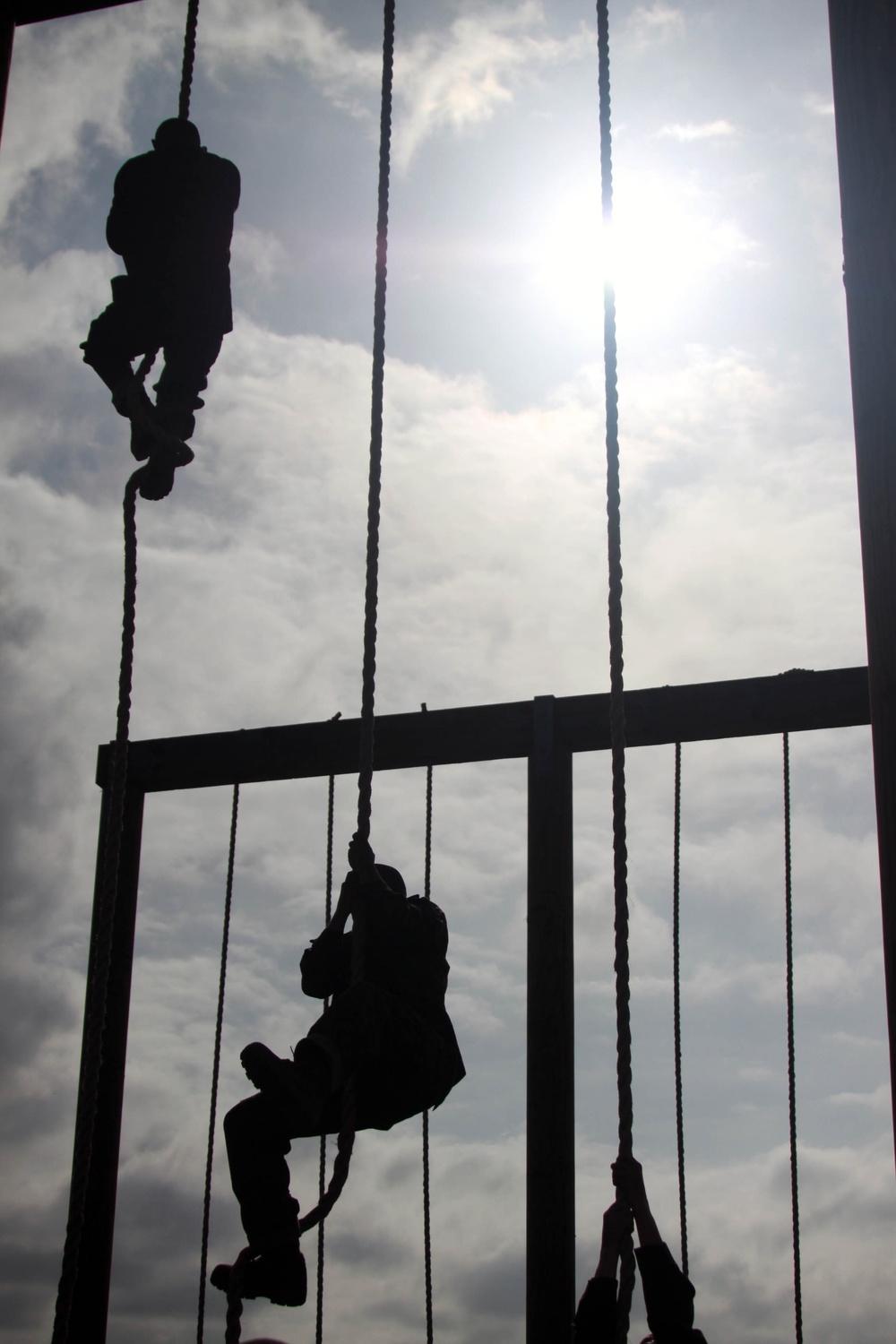 Company A recruits attack obstacle course