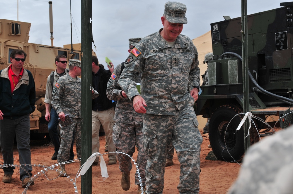 Lt. Gen. William N. Phillips checks out 2/1 AD &amp; NIE 12.2