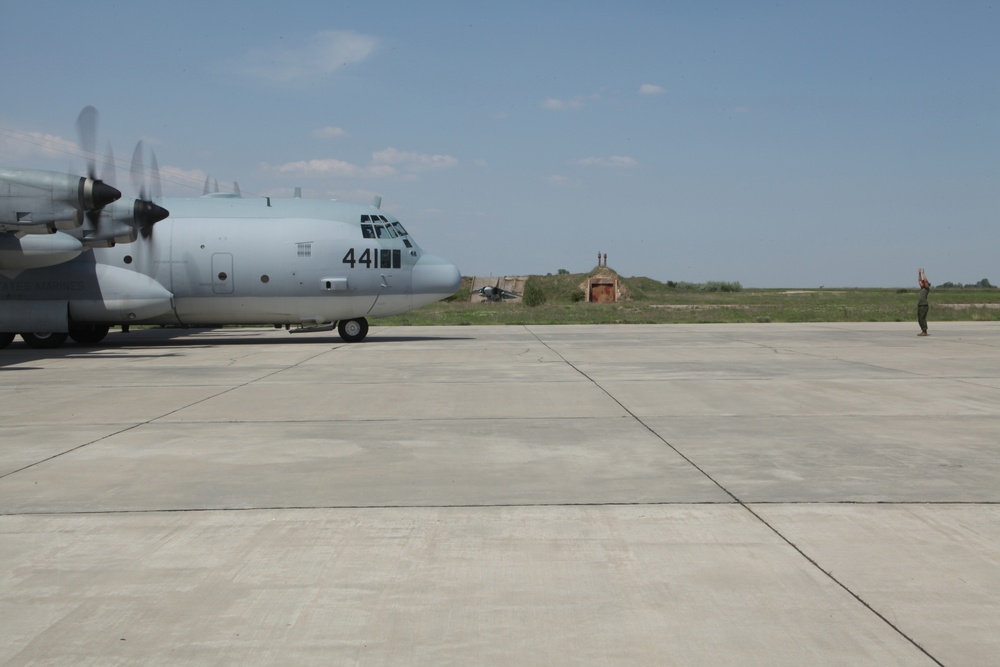 Aviation Combat Element Keeps BSRF Mission Aloft