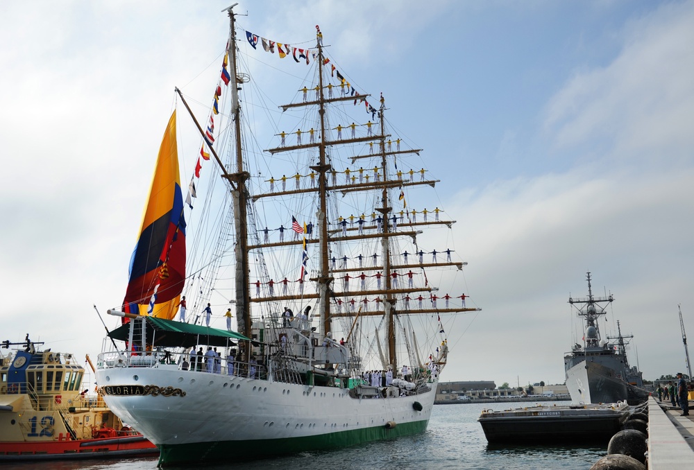 Colombian tall ship arrives in Florida
