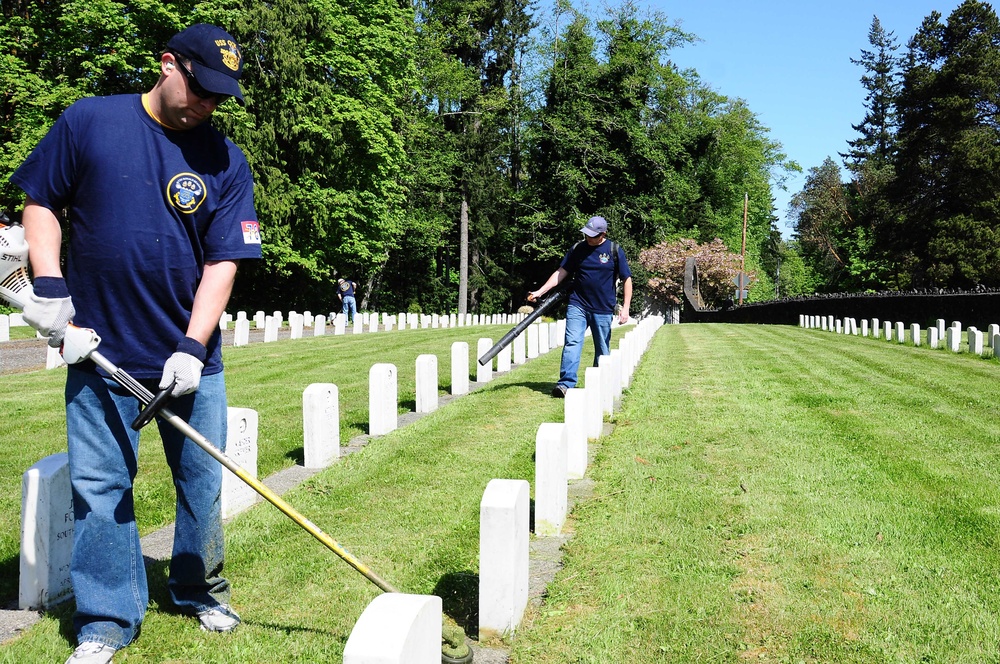 Maintaining Washington State Veterans Home Cemetery