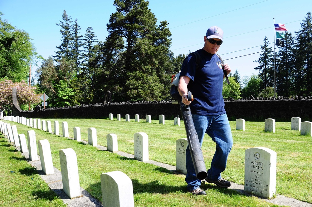 Maintaining Washington State Veterans Home Cemetery