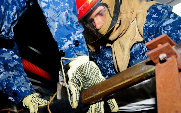 USS Ronald Regan sailors conduct damage control drill