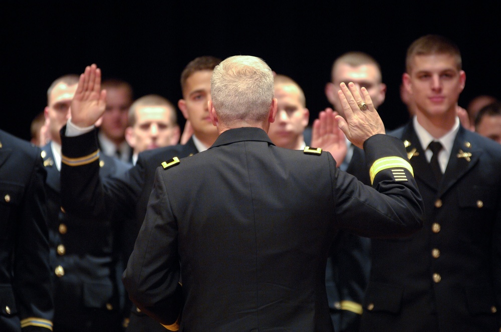 Fort Riley commander welcomes new K-State lieutenants to Army family