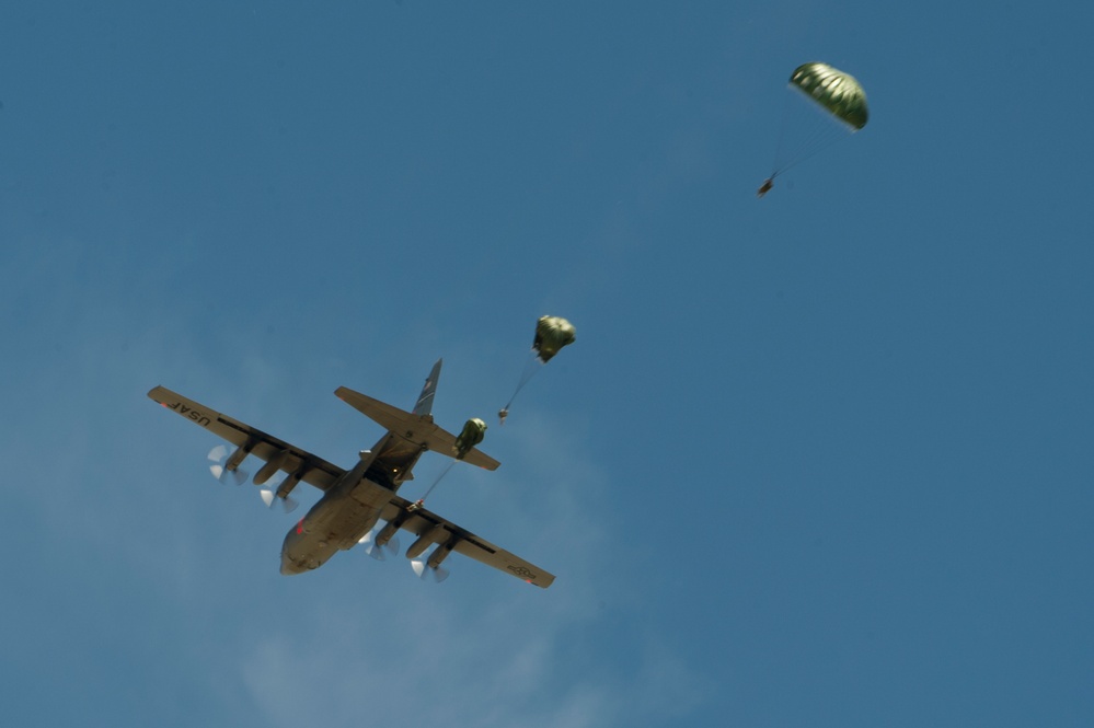 Utah Air National Guard soldiers conduct jump