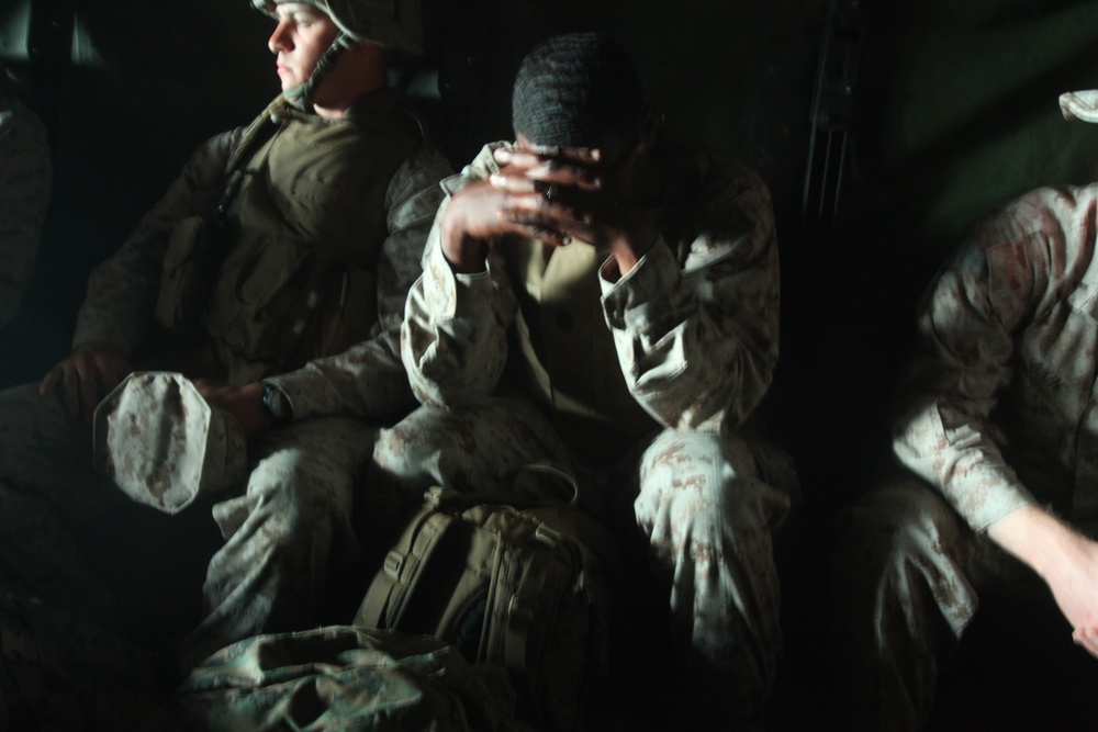 APS-12: Marines get familiar with USS Fort