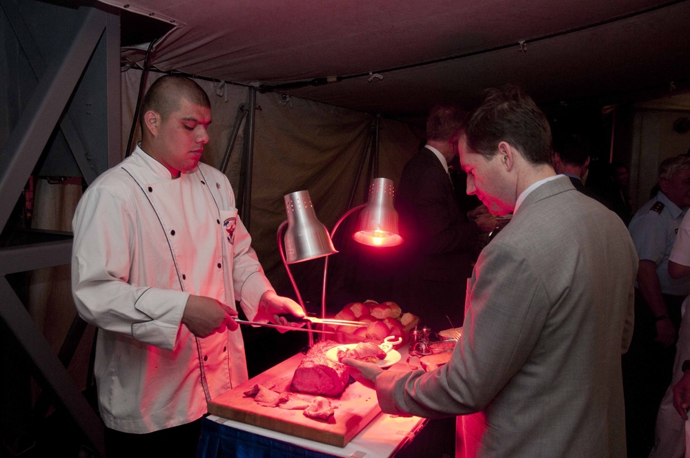 Culinary specialists spice up theater security cooperation in Indonesia