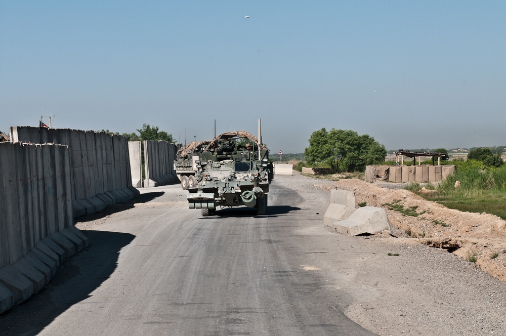 HHC 3-2 SBCT convoy through Panjwai district, Afghanistan