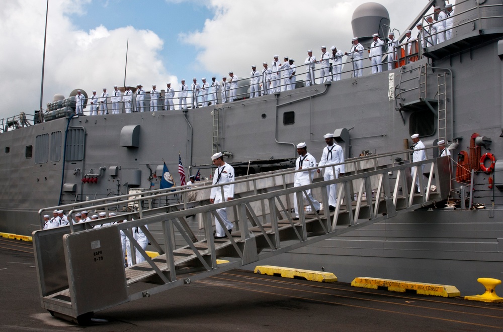 USS Crommelin pier side welcoming ceremony