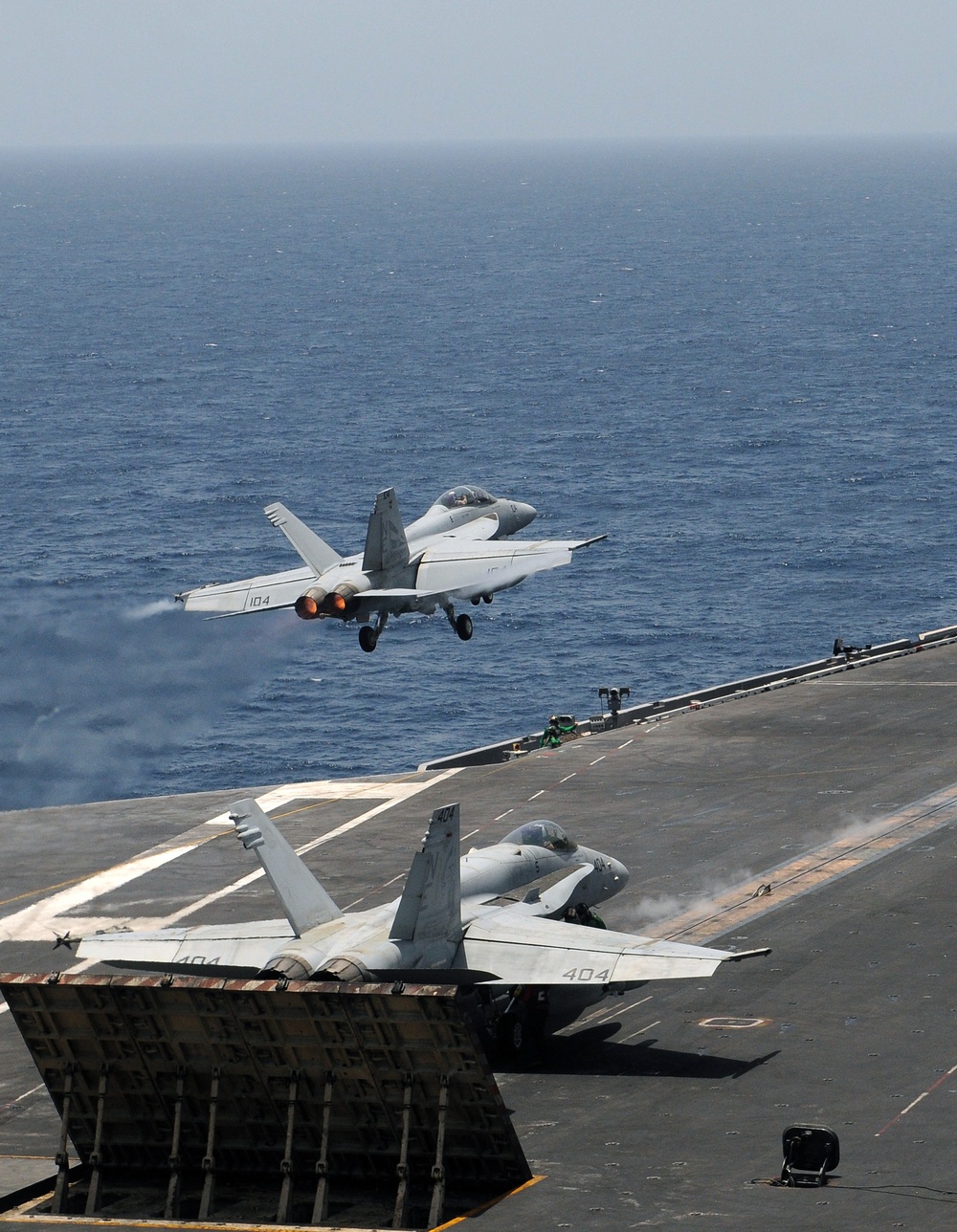 F/A-18F Super Hornet launch aboard USS Abraham Lincoln