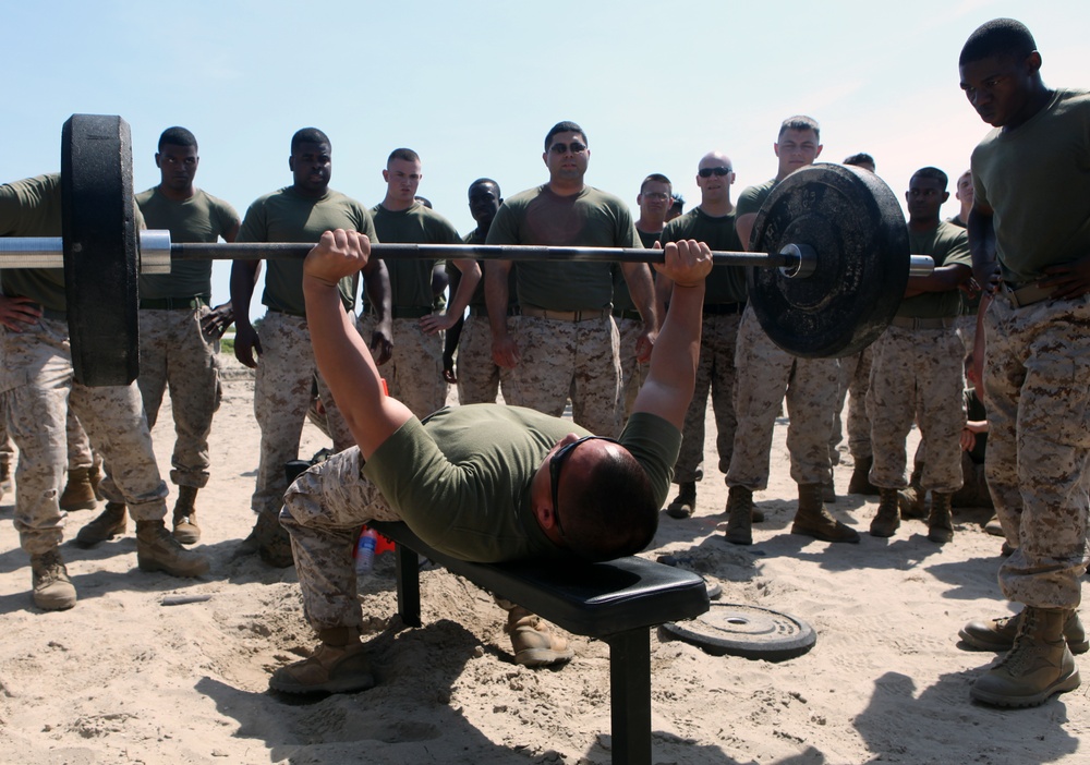 Artillery Marines enjoy camaraderie, competition at Onslow Beach