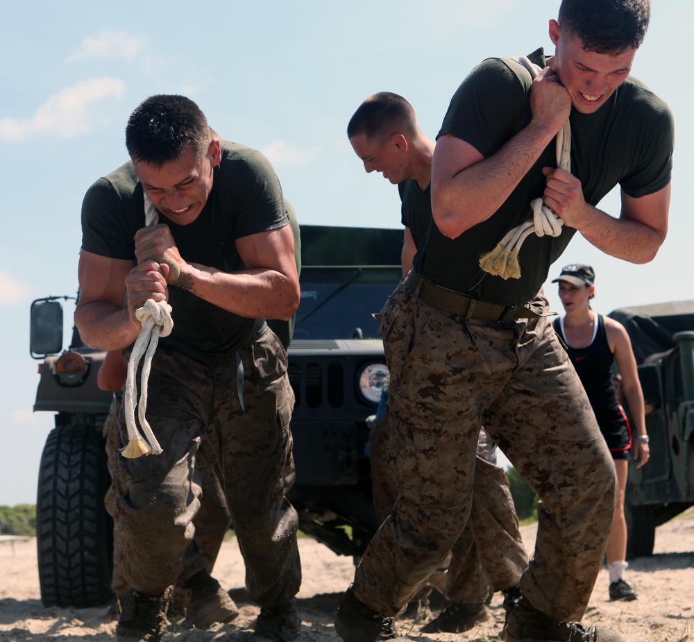 Artillery Marines enjoy camaraderie, competition at Onslow Beach