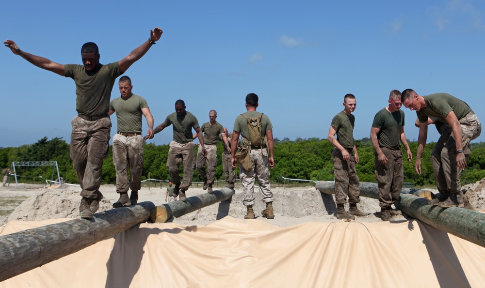 Artillery Marines enjoy camaraderie, competition at Onslow Beach