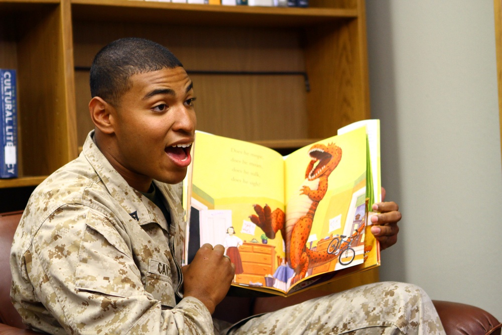 Semper Read: Marines provide children bedtime stories