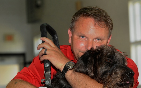 Wounded Warrior receives a 'Helping Paw'