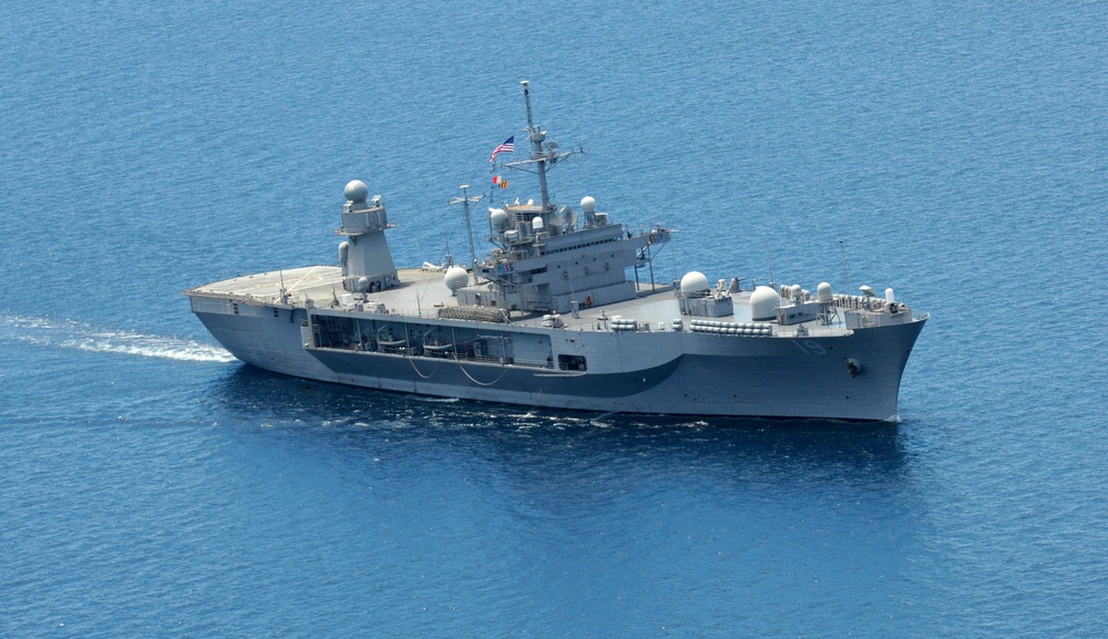 DVIDS - Images - USS Blue Ridge [Image 1 of 2]