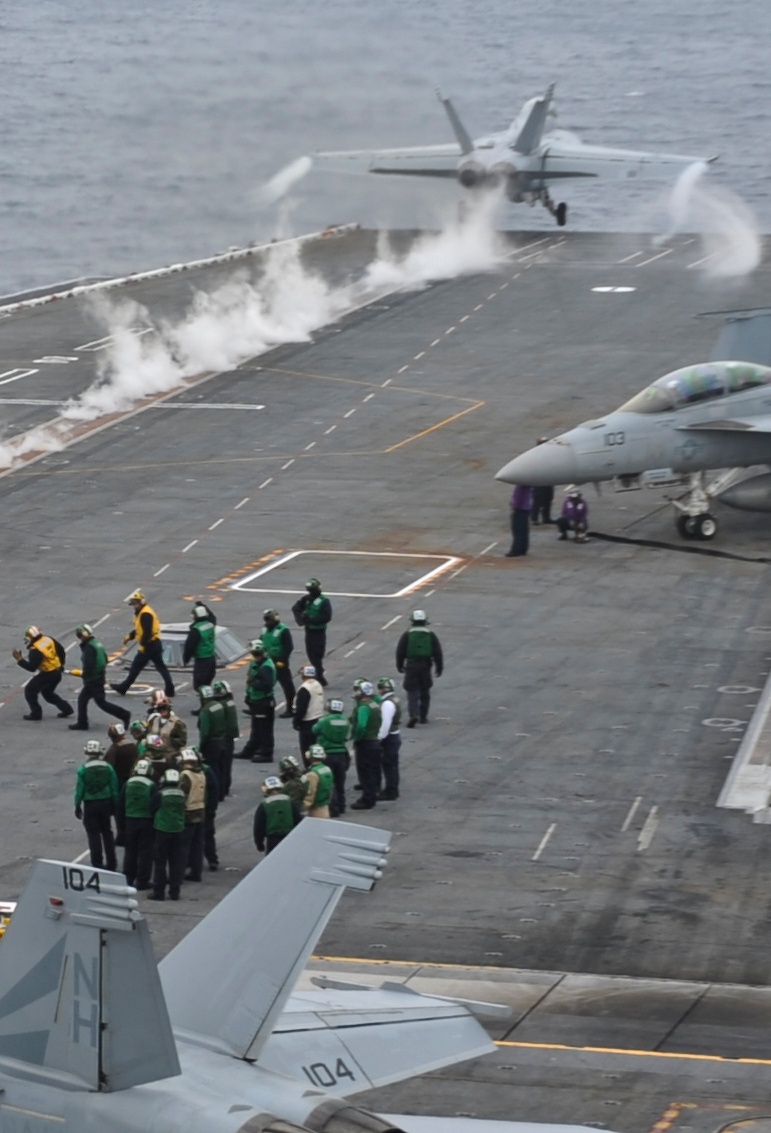 Nimitz continues carrier qualifications and flight operations