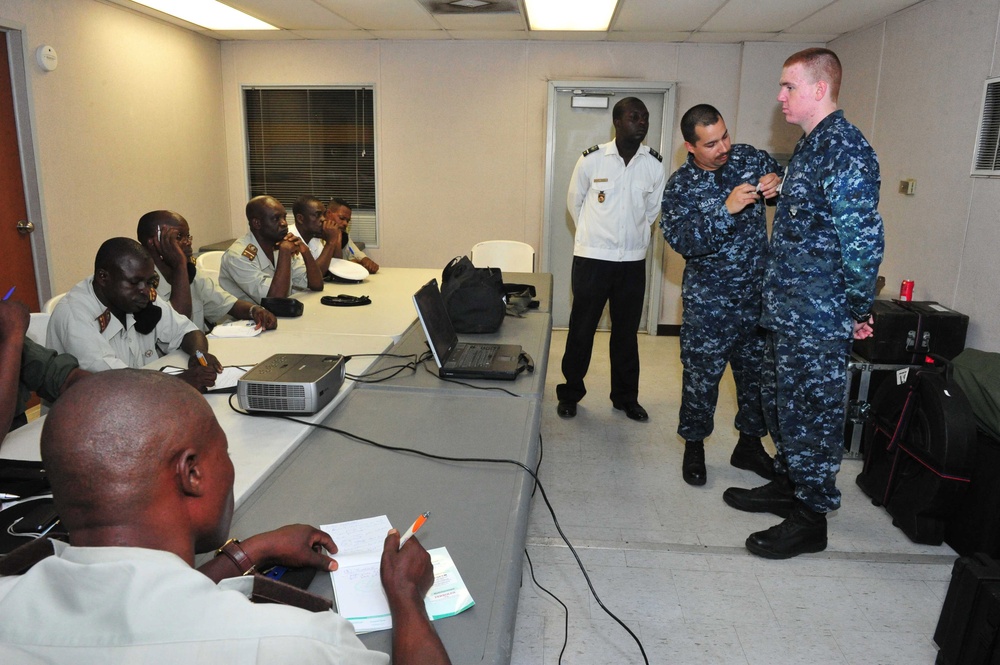 High-Speed Vessel Swift (HSV 2) medical training in Pointe Noire