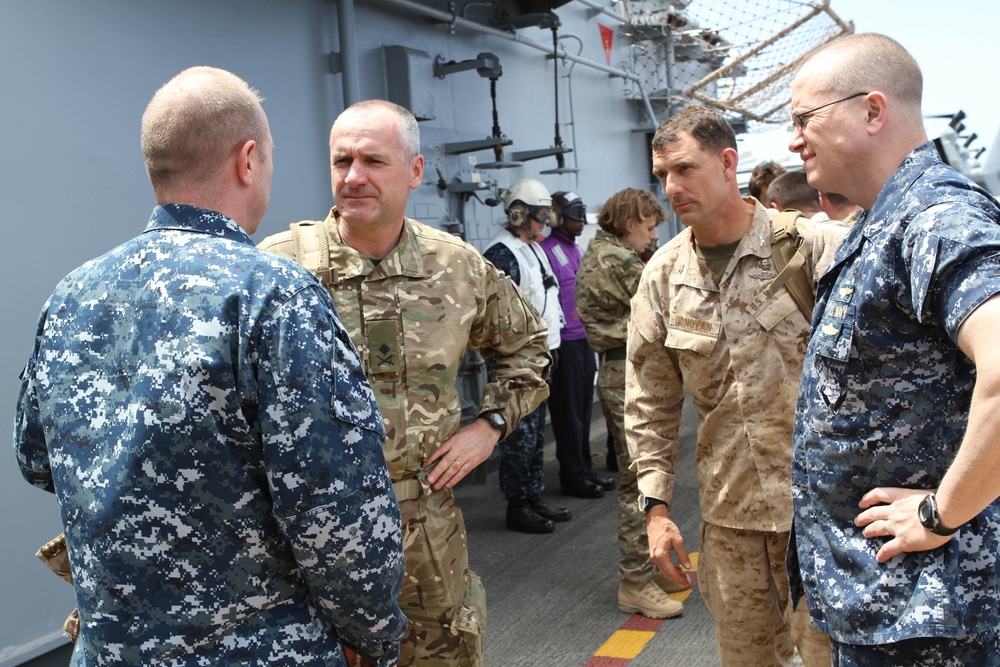 Commandant of the Royal Marines visits 24th MEU, Iwo Jima ARG