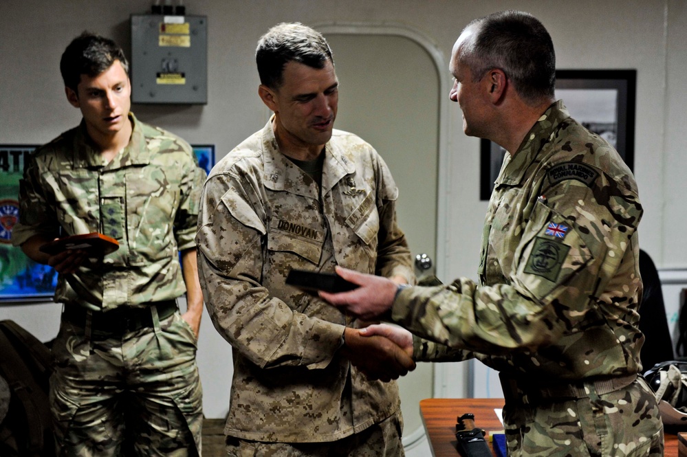 Commandant of the Royal Marines visits 24th MEU, Iwo Jima ARG