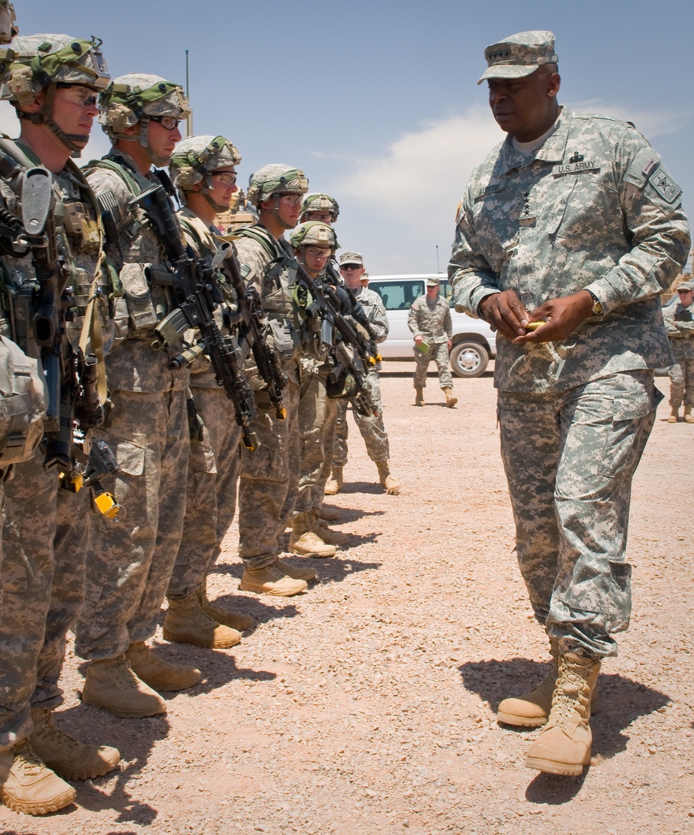 Vice Chief of Staff of the Army speaks with soldiers