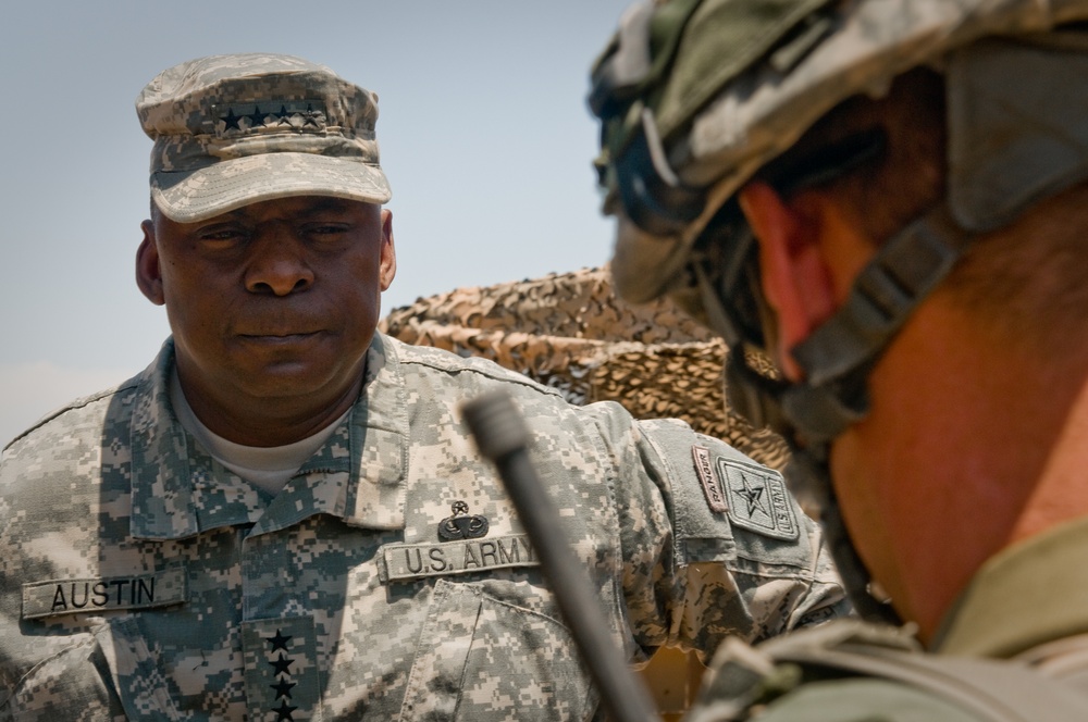 Vice Chief of Staff of the Army speaks with soldiers