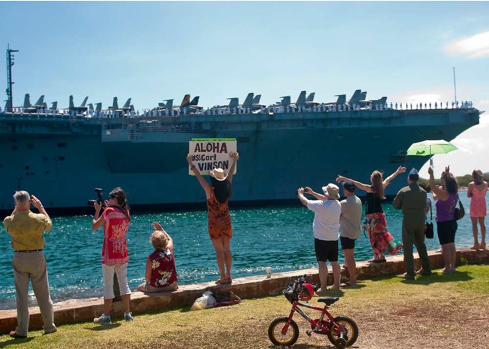 USS Carl Vinson arrives at Joint Base Pearl Harbor-Hickam