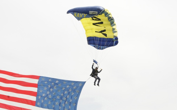 Performing an aerial parachute demonstration
