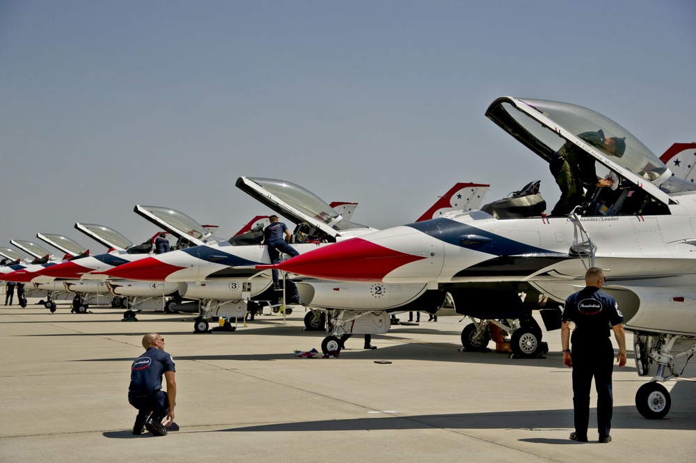 Thunder Over The Empire Airfest 2012