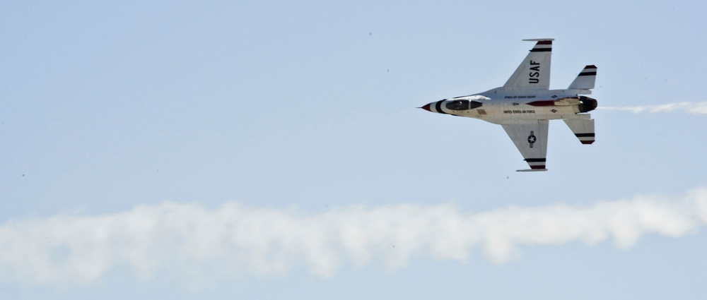 Thunder Over The Empire Airfest 2012