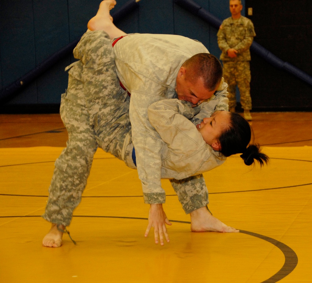 Picking the Best: Soldiers compete to represent First Army