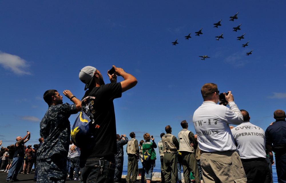 USS Carl Vinson tiger cruise