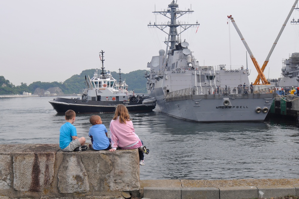 USS Mustin at Fleet Activities Yokosuka