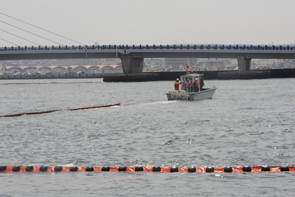 Hachinohe fuel terminal conducts oil spill response training