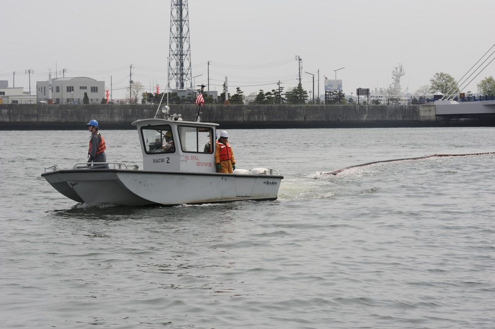 Hachinohe fuel terminal conducts oil spill response training