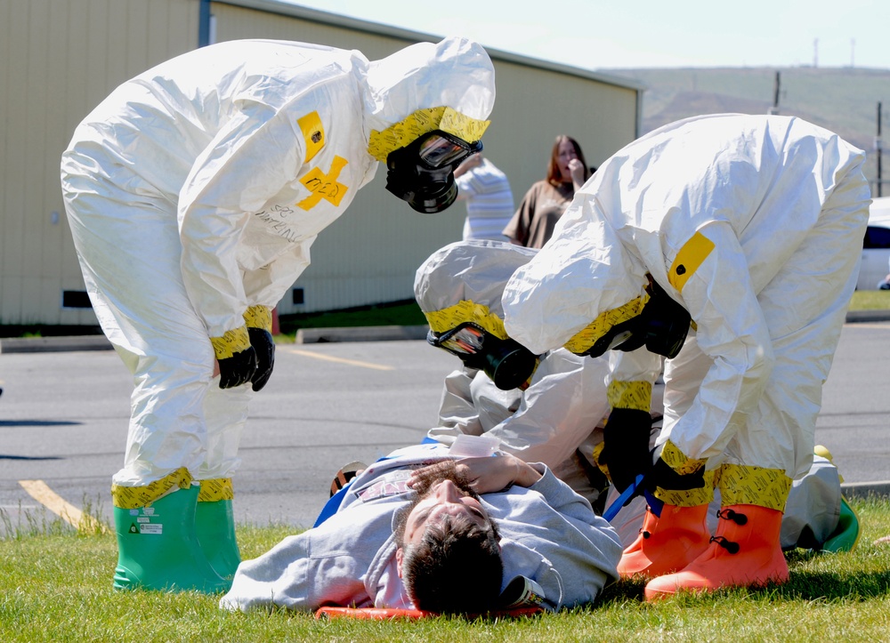 44th Chemical Company trains with local Yakima community for CBRN defense