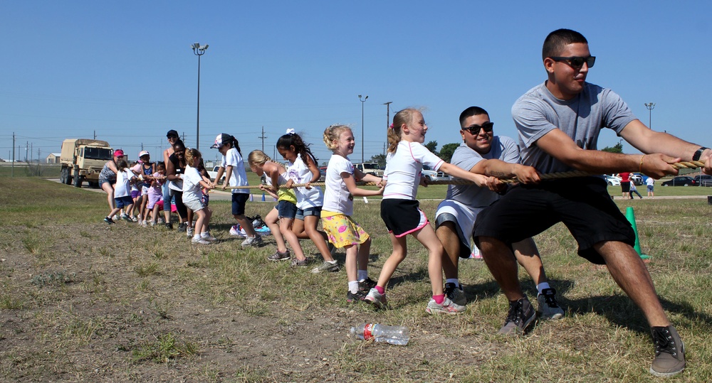 1st Air Cav troopers support 'field day' with adopted school