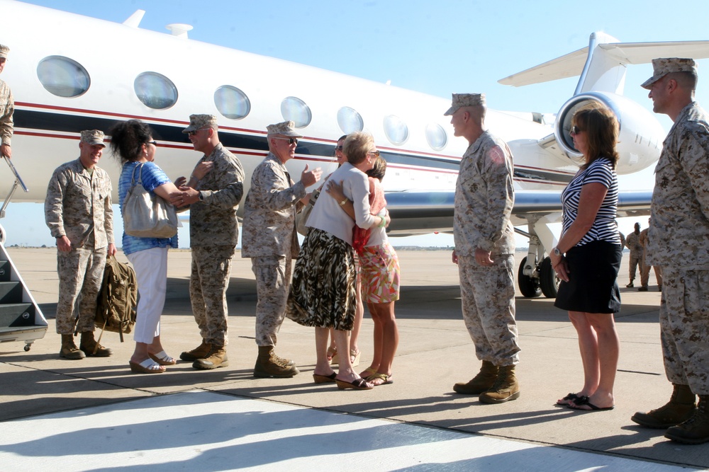 Commandant of the Marine Corps visits MCAS Miramar