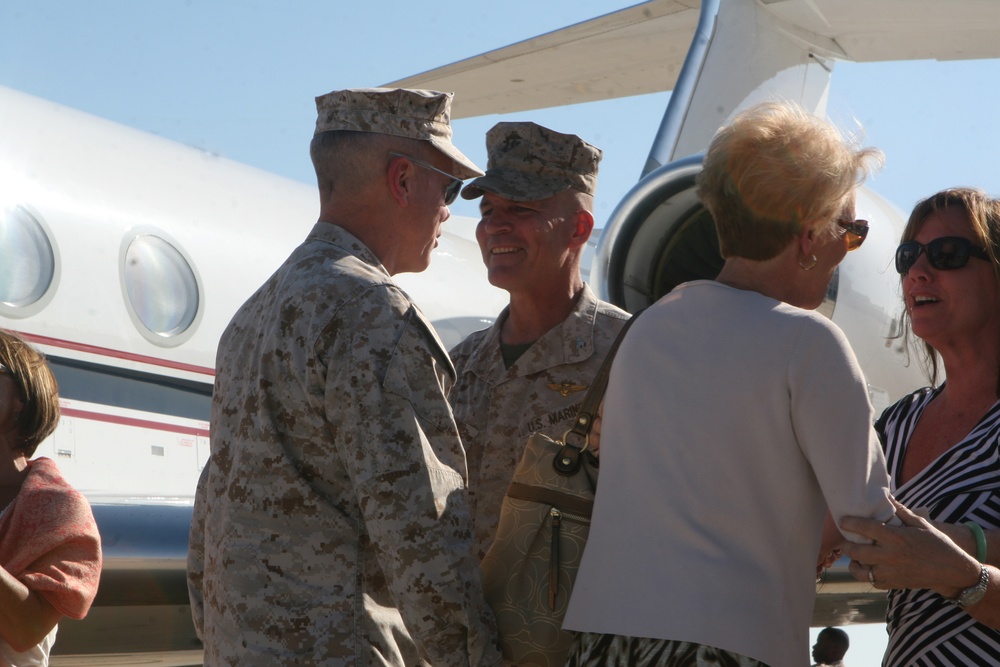 Commandant of the Marine Corps visits MCAS Miramar