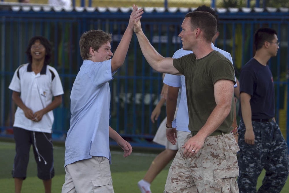 Unit Marines, ship's sailors visit schoolchildren in Thailand